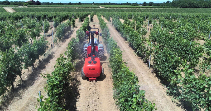 MG 600 C Spraying Hazelnuts 2